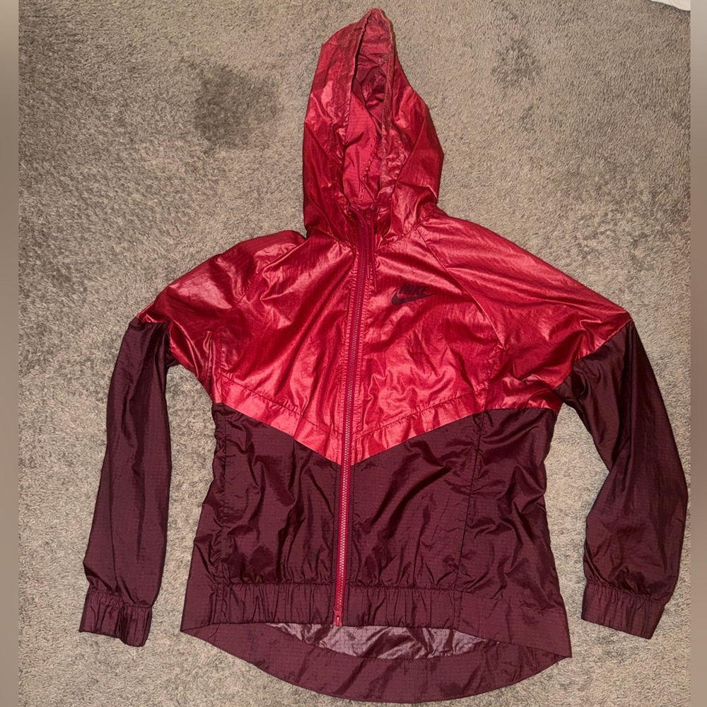 Nike Women's Two-Tone Red and Burgundy windbreaker